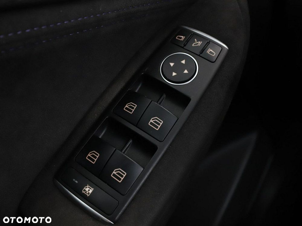 Infiniti Q30 2.0t Sport AWD 7DCT - 34