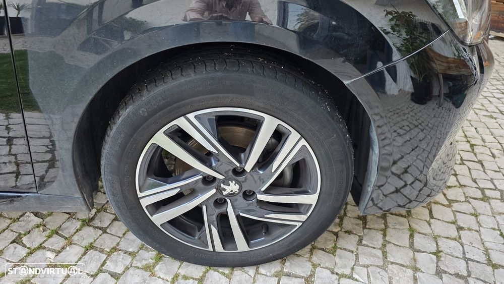 Peugeot 208 PureTech 100 Allure Pack - 18