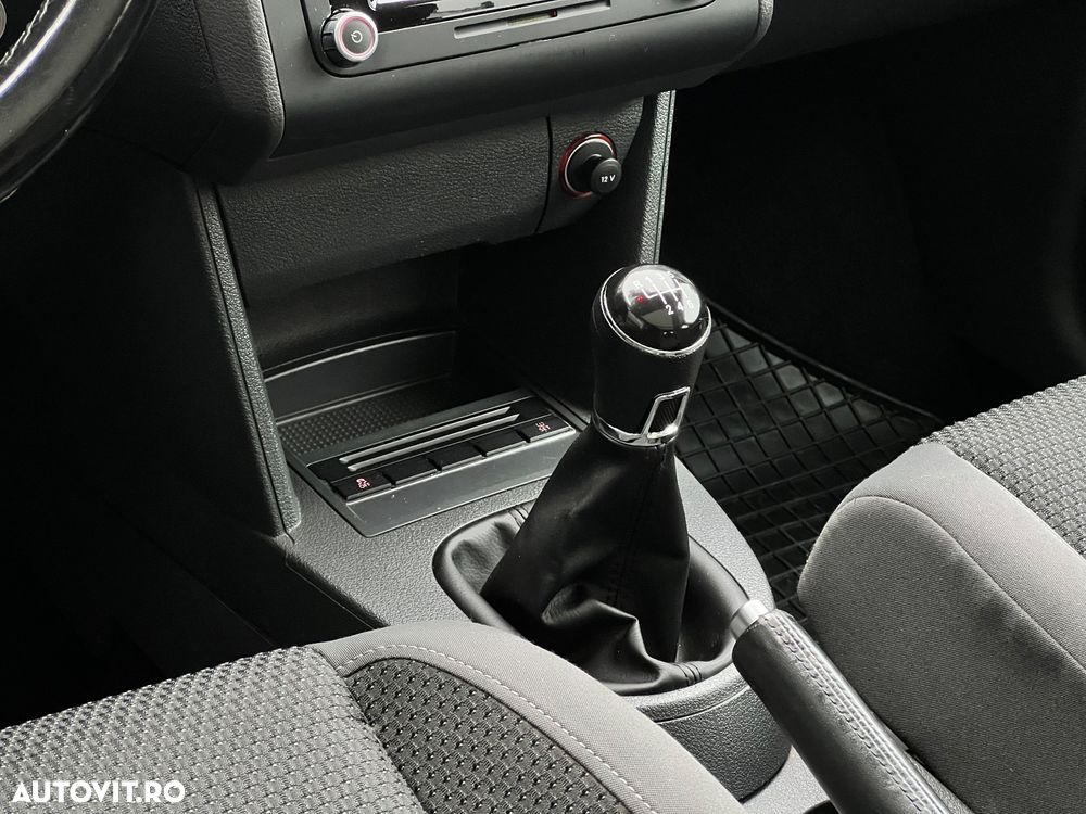 Volkswagen Touran 2.0 TDI Comfortline - 6