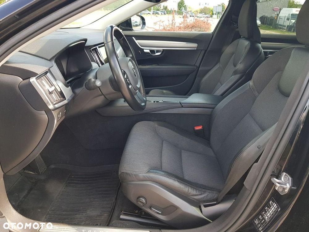 Volvo V90 D4 Momentum - 9