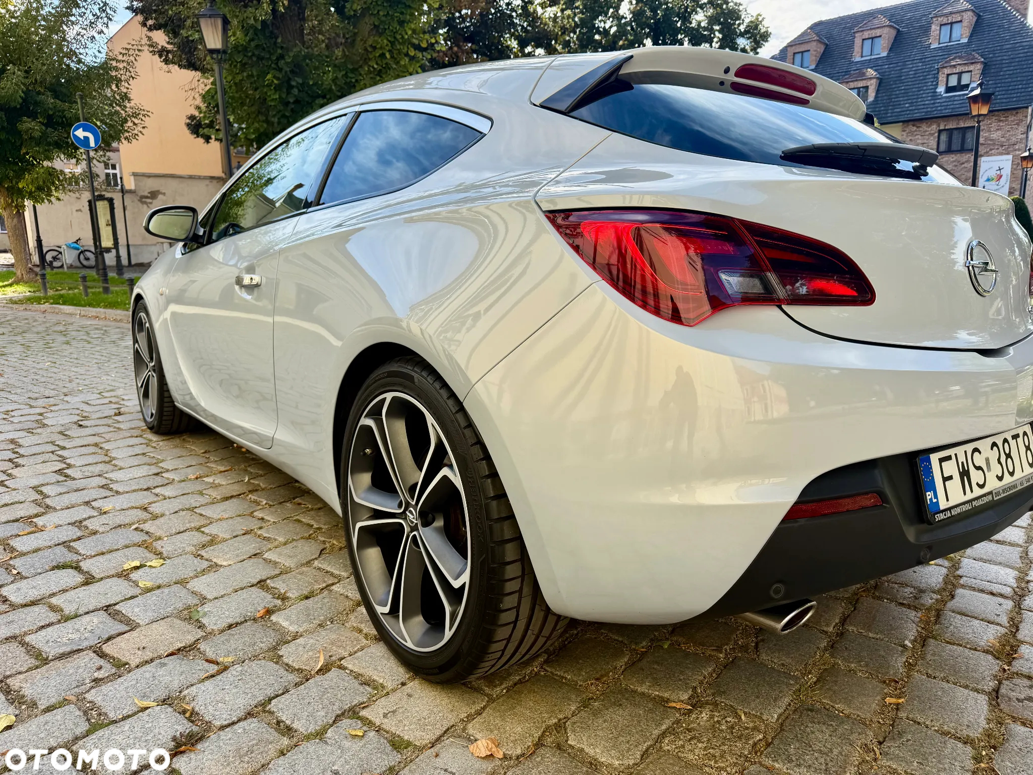 Opel Astra IV GTC 1.4 T Sport S&S EU6 - 20