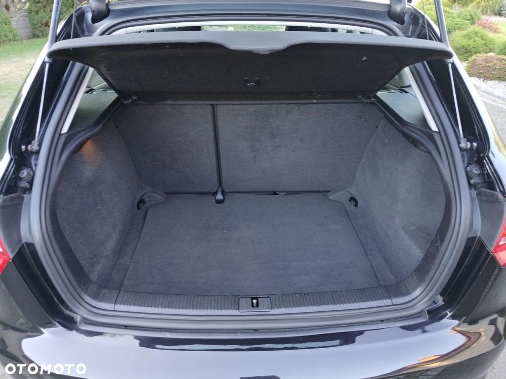 Audi A3 Sportback 1.6 TDI DPF S tronic S line Sportpaket - 10