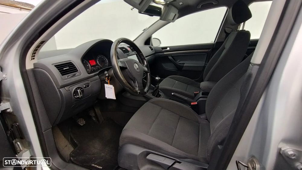 VW Golf 2.0 TDi Confortline - 3