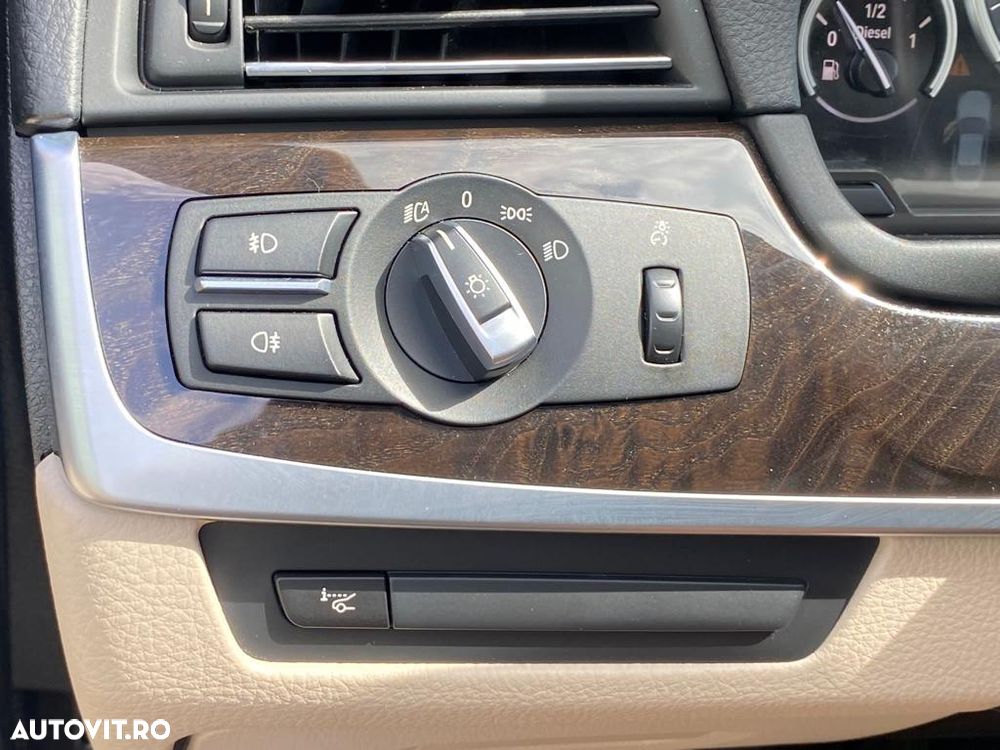 BMW Seria 5 525d xDrive - 16