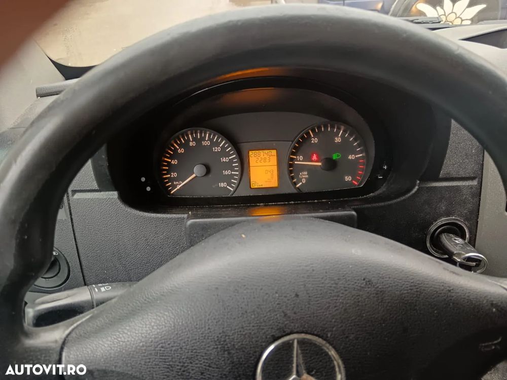 Mercedes-Benz Sprinter - 14