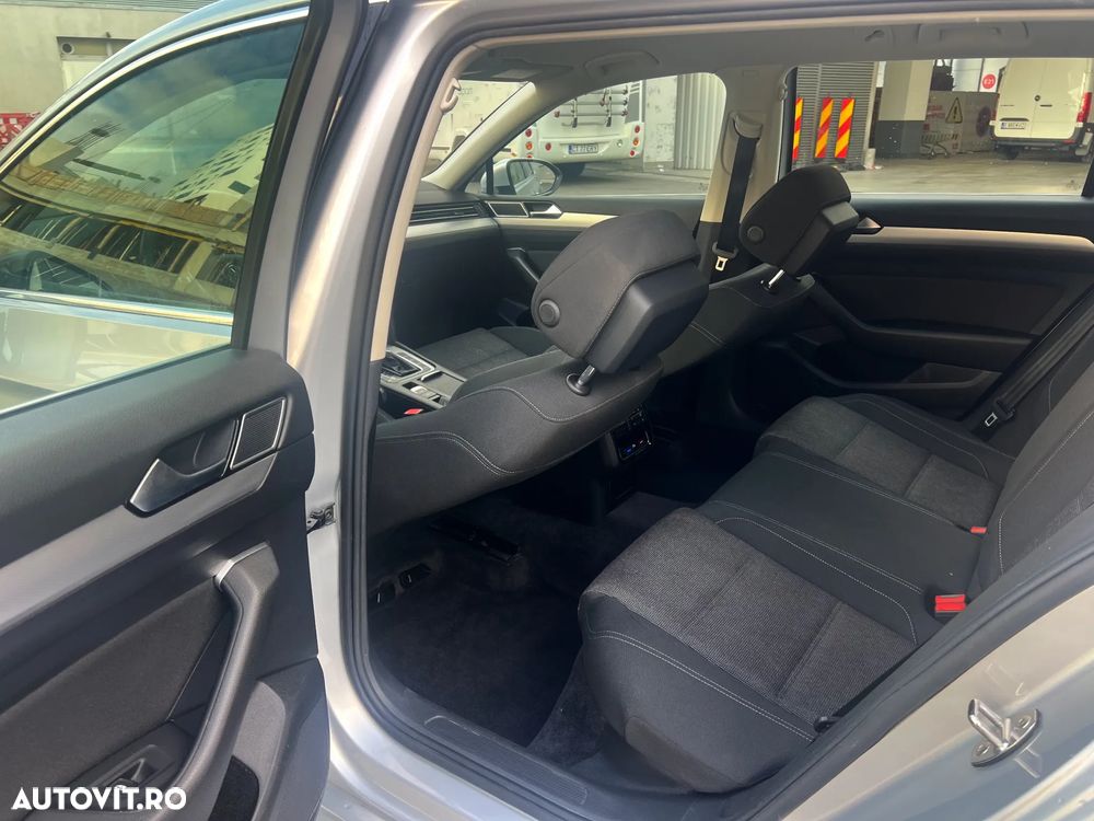 Volkswagen Passat Variant 2.0 TDI DSG (BlueMotion Technology) Highline - 25