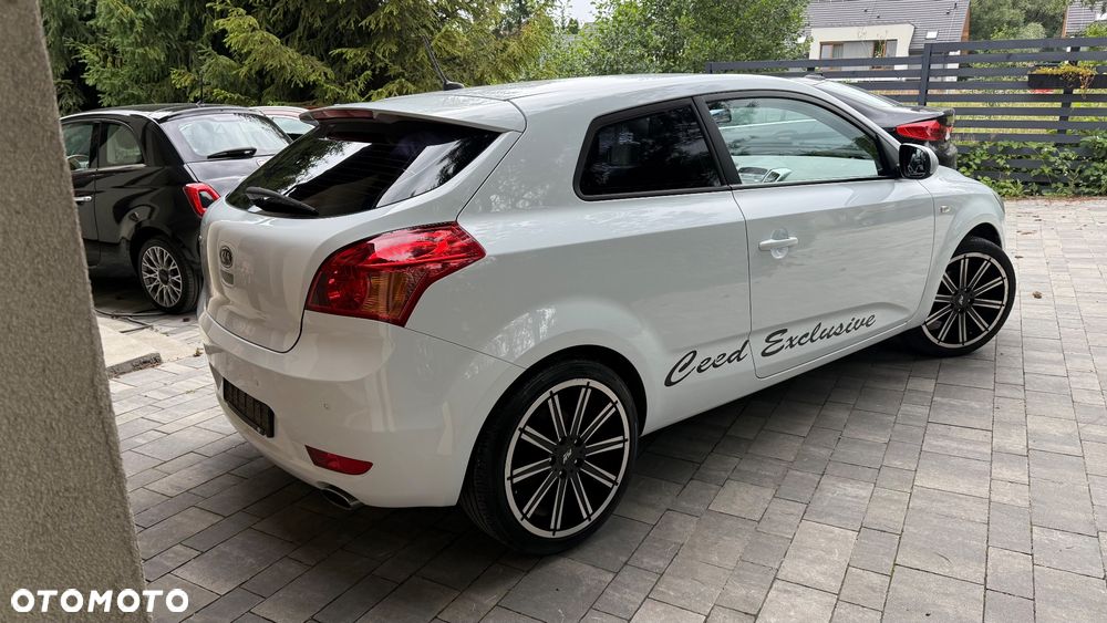 Kia ProCeed - 8