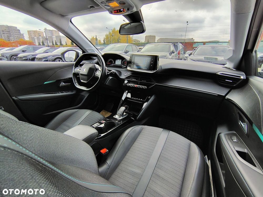 Peugeot 208 - 5