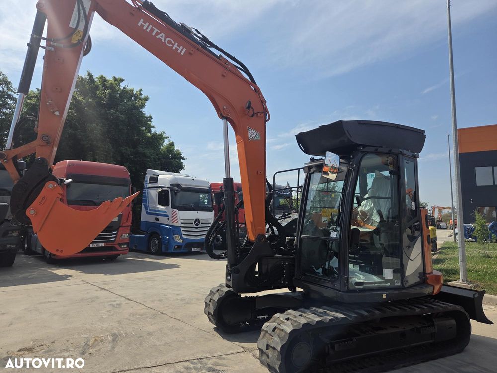 Hitachi ZX85, 8,65 tone, Ad sapare 5m, 2022, 2.427 ore, CUPLA RAPIDA HIDRAULICA+3 CUPE NOI, inst picon pe brate, latime 2,2m, senile cauciuc 90% ok, aer conditionat, computer, reviziile efectuate, ridica aprx 4 tone, leasing 4 ani, CA NOU-PROMOTIE 62.900 EUR - 14