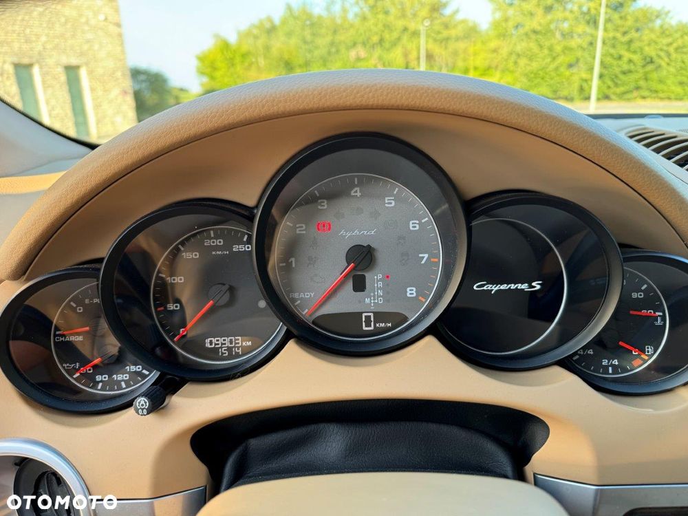 Porsche Cayenne - 19
