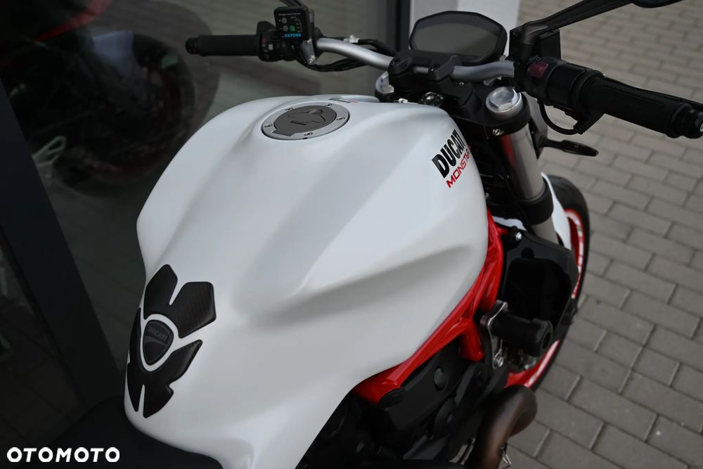 Ducati Monster - 26