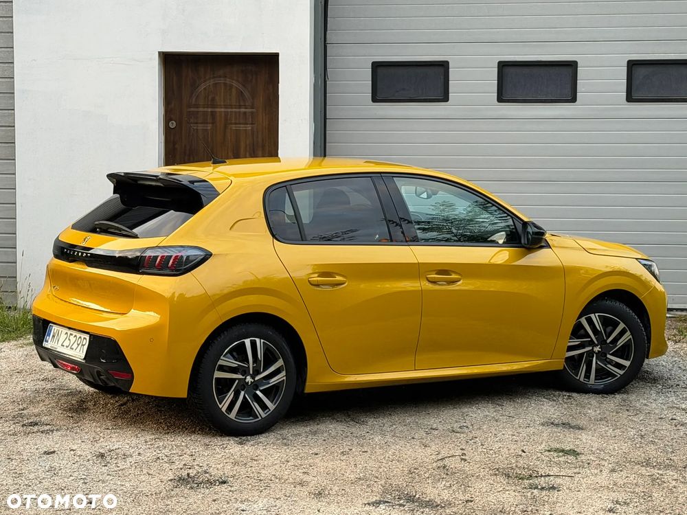 Peugeot 208 PureTech 100 EAT8 Allure - 12