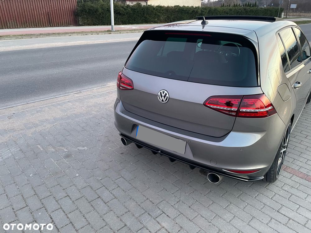 Volkswagen Golf - 34