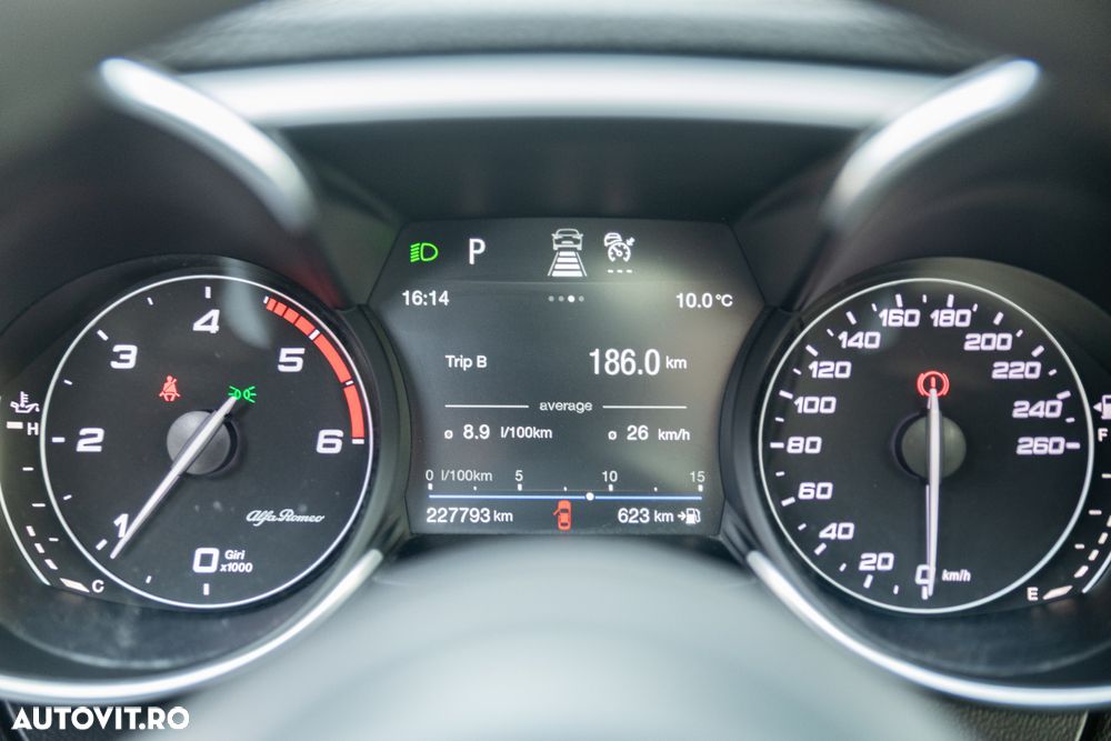 Alfa Romeo Giulia - 13