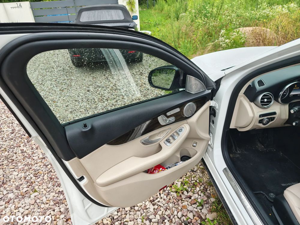 Mercedes-Benz Klasa C 300 9G-TRONIC - 8