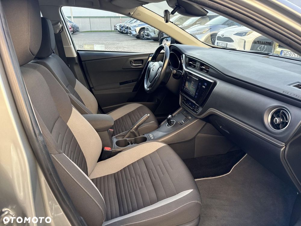 Toyota Auris Hybrid 135 Premium - 8