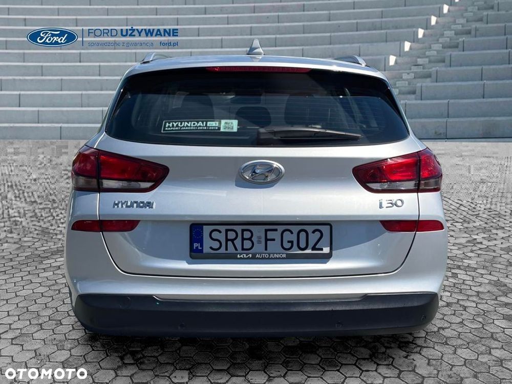 Hyundai i30 1.5 DPI Classic + - 6