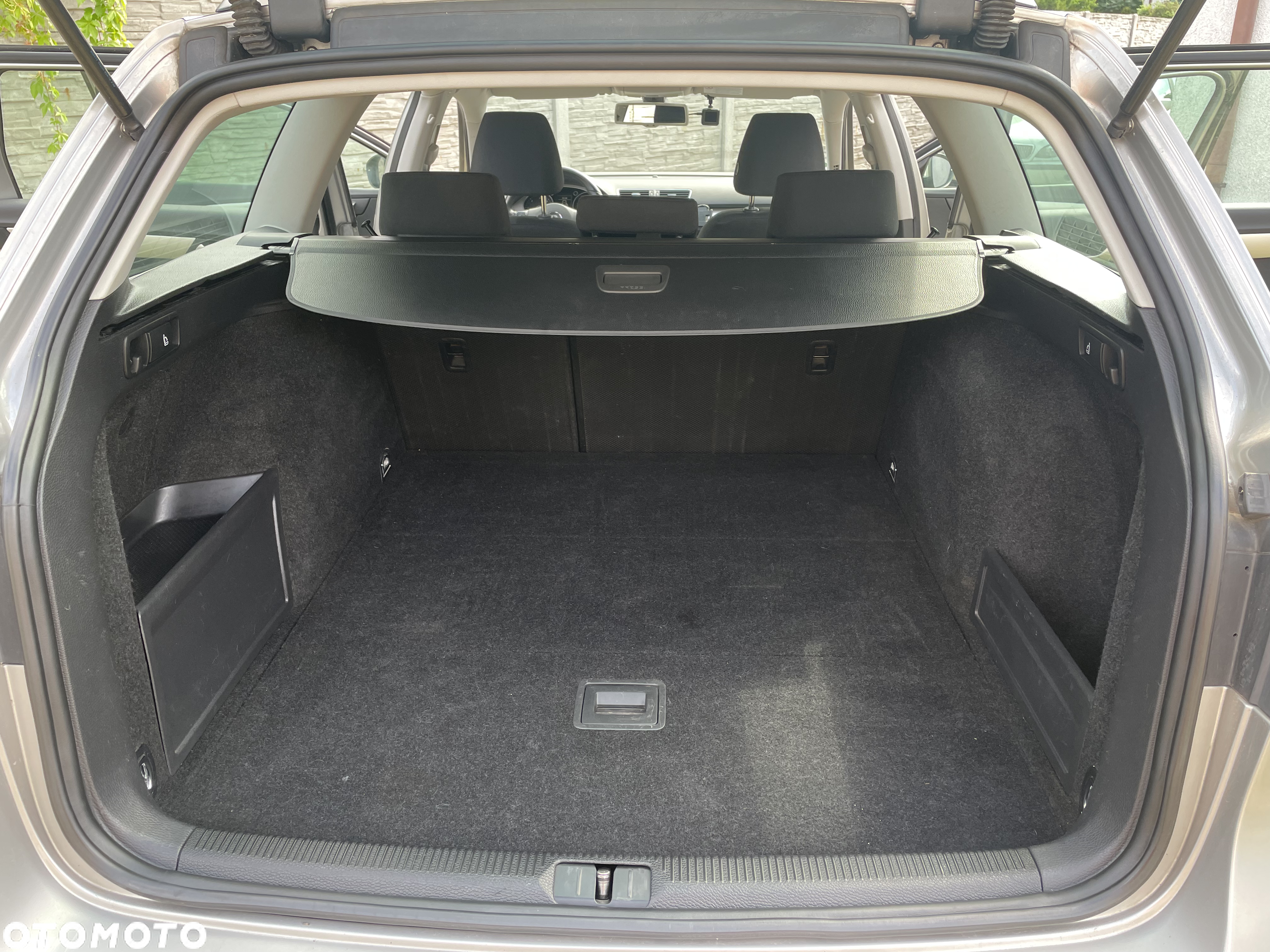 Volkswagen Passat - 25