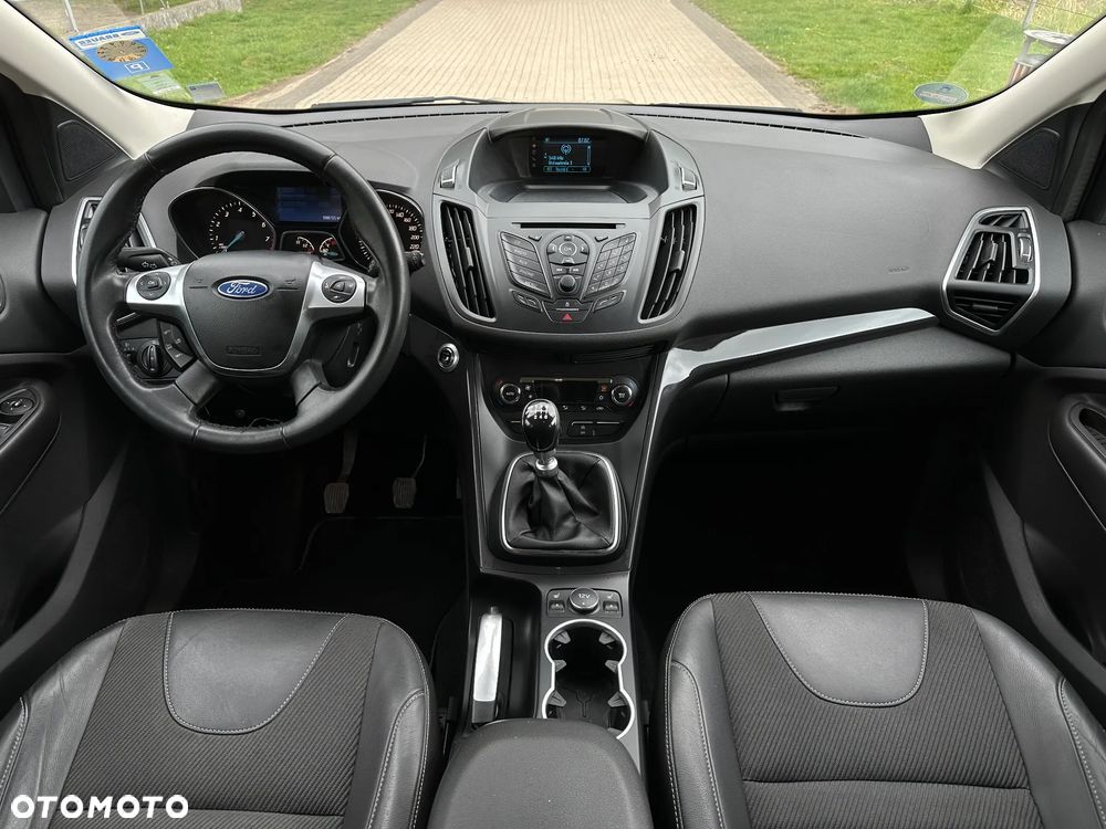 Ford Kuga 1.6 EcoBoost 2x4 Titanium - 7