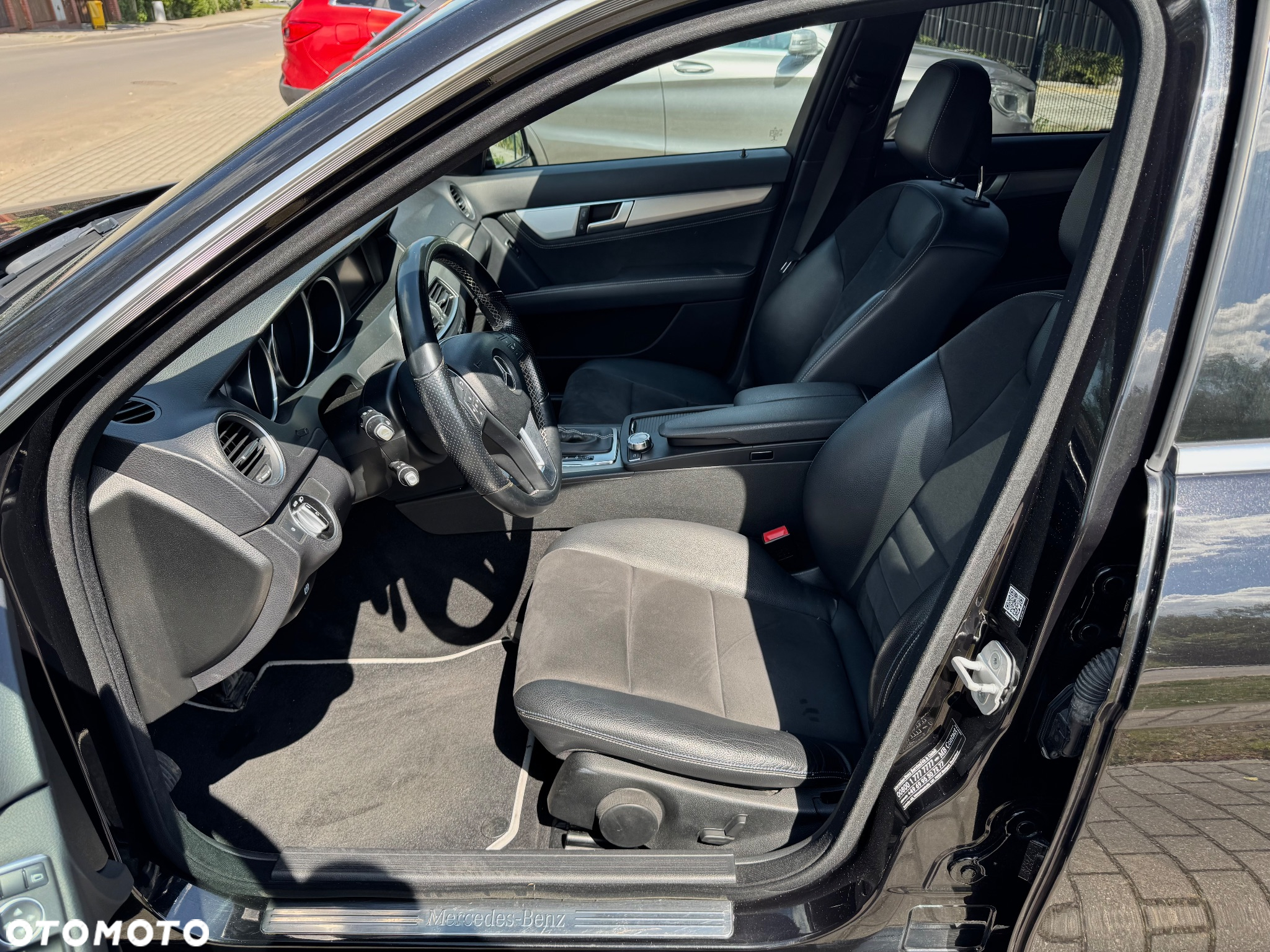 Mercedes-Benz Klasa C 220 d 4Matic T 7G-TRONIC AMG Line - 15