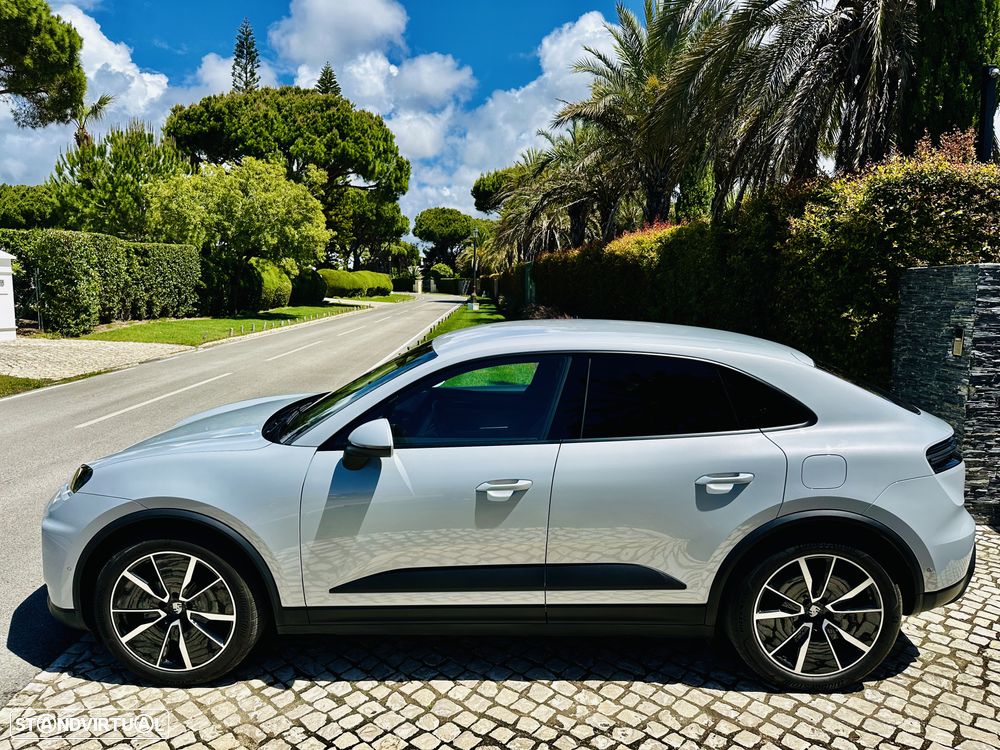Porsche Macan Electric - 16