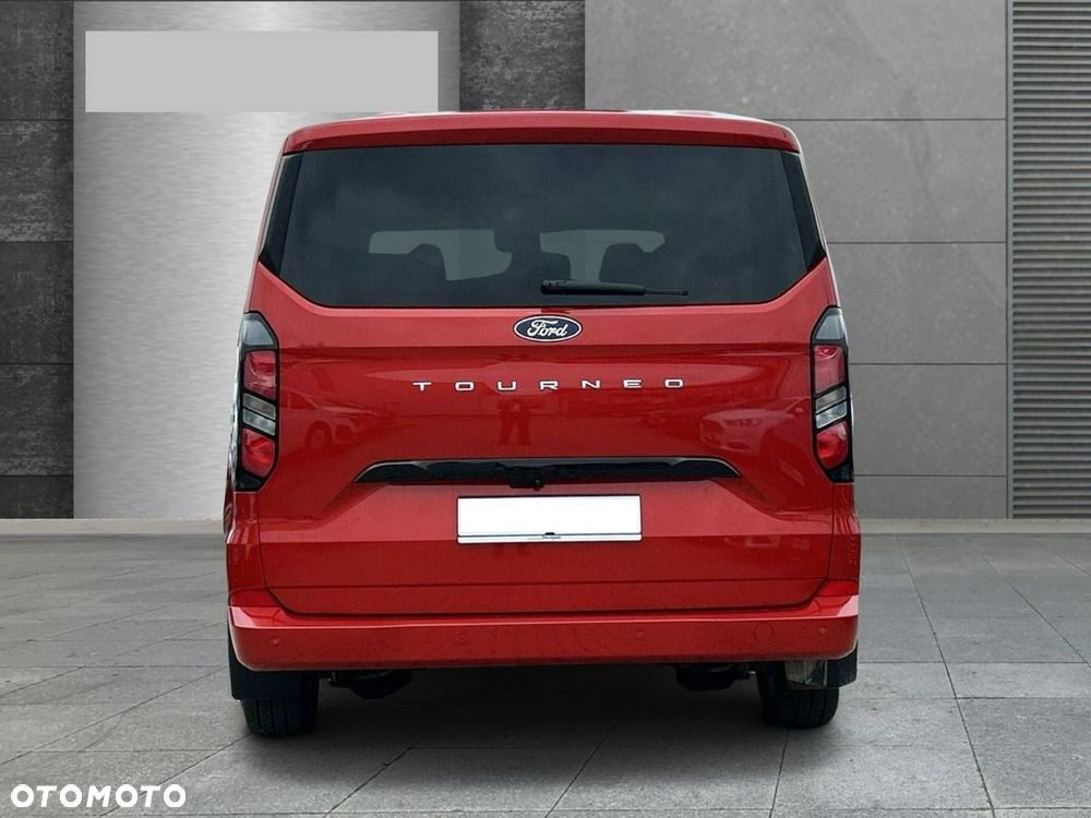 Ford Tourneo Custom - 9