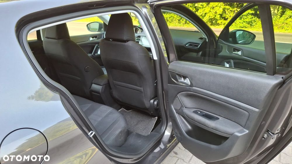 Peugeot 308 1.2 PureTech Allure S&S EAT6 - 16