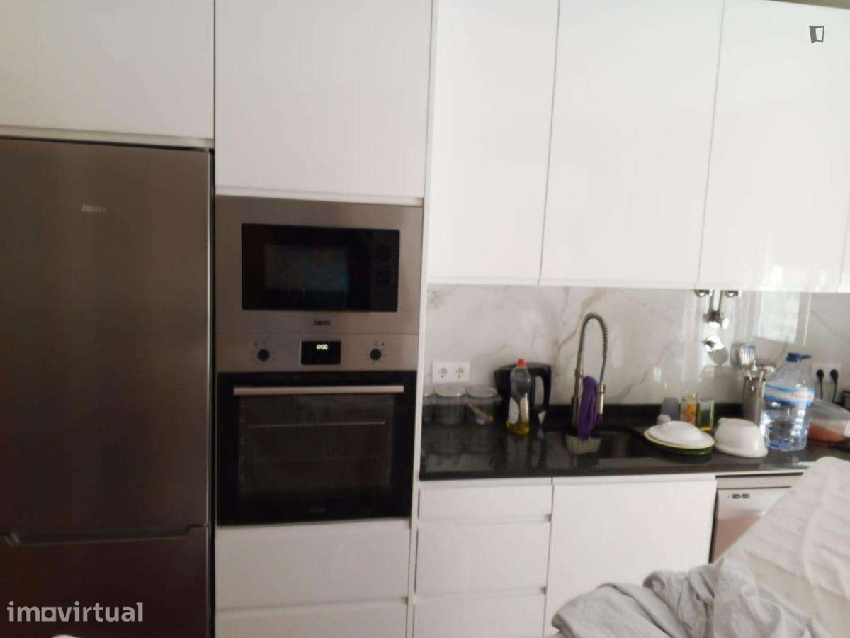 Quarto - localizado em São Martinho de Bispo Coimbra - Grande imagem: 2/4
