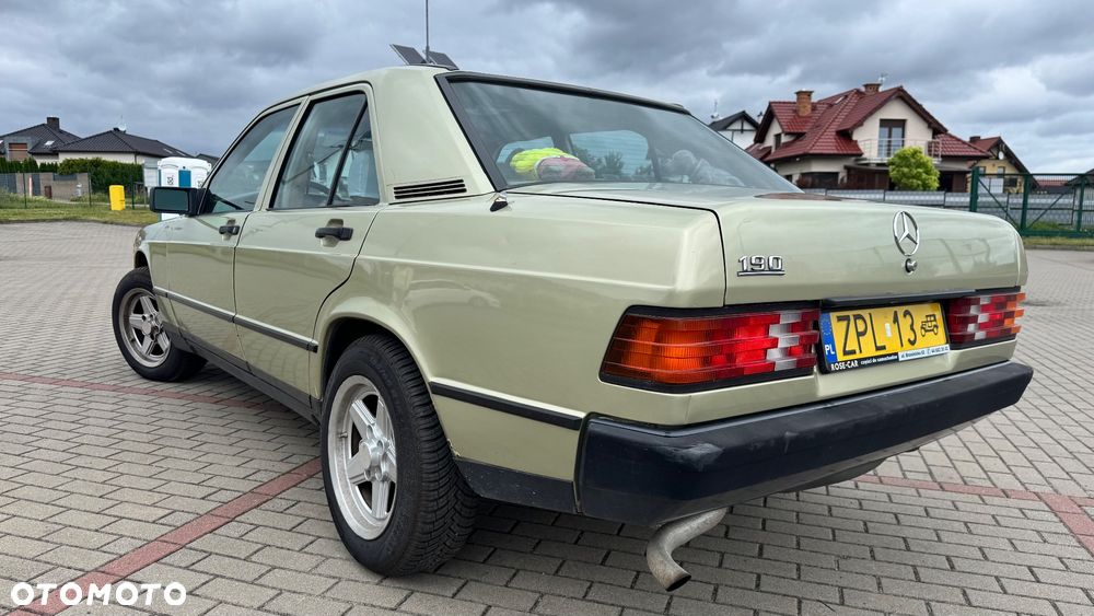 Mercedes-Benz W201 (190) - 5
