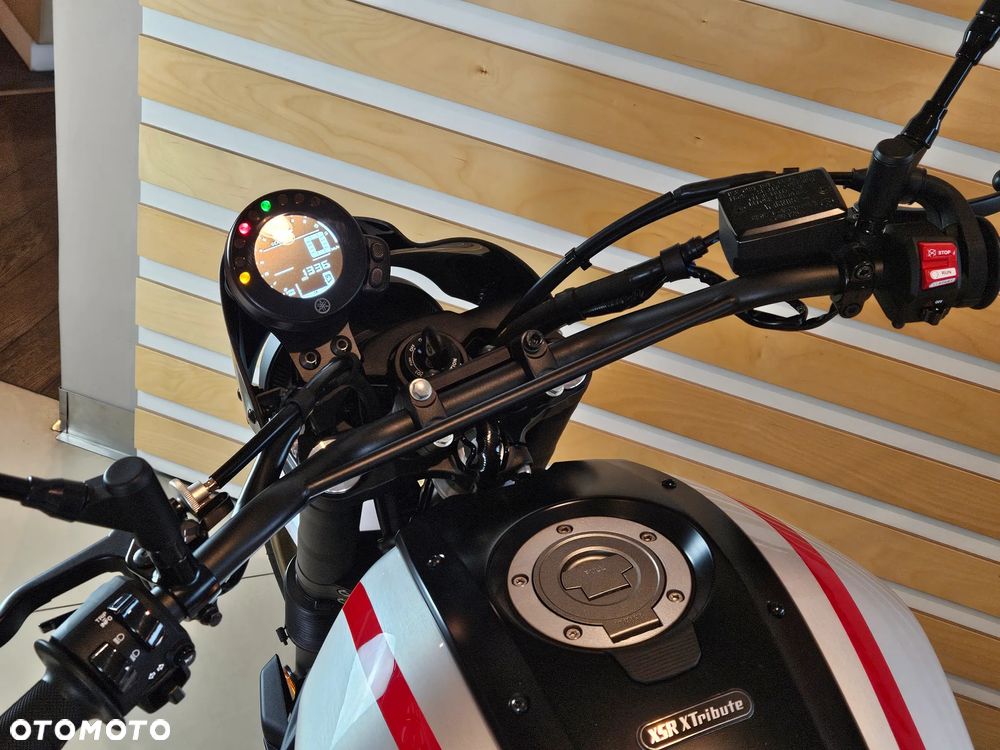 Yamaha XSR - 6