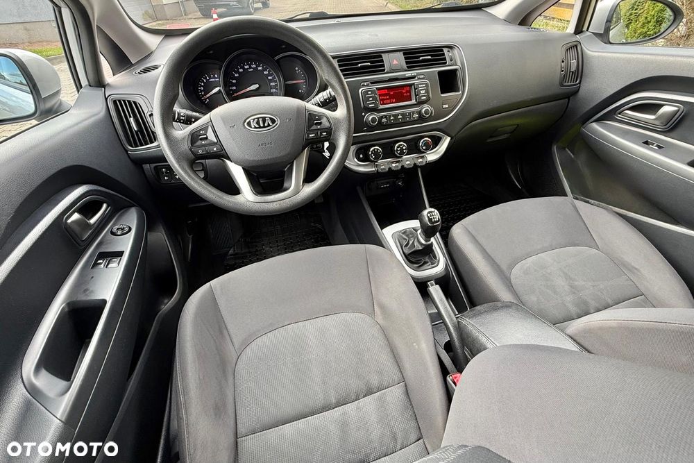 Kia Rio 1.4 Dream Team Edition - 16