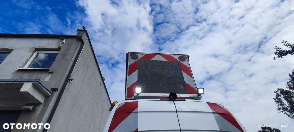 Mercedes-Benz Sprinter - 19