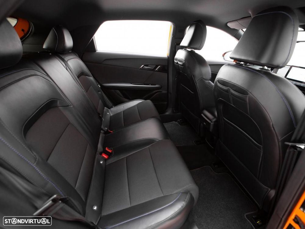 MG MG4 64 kWh Luxury - 12