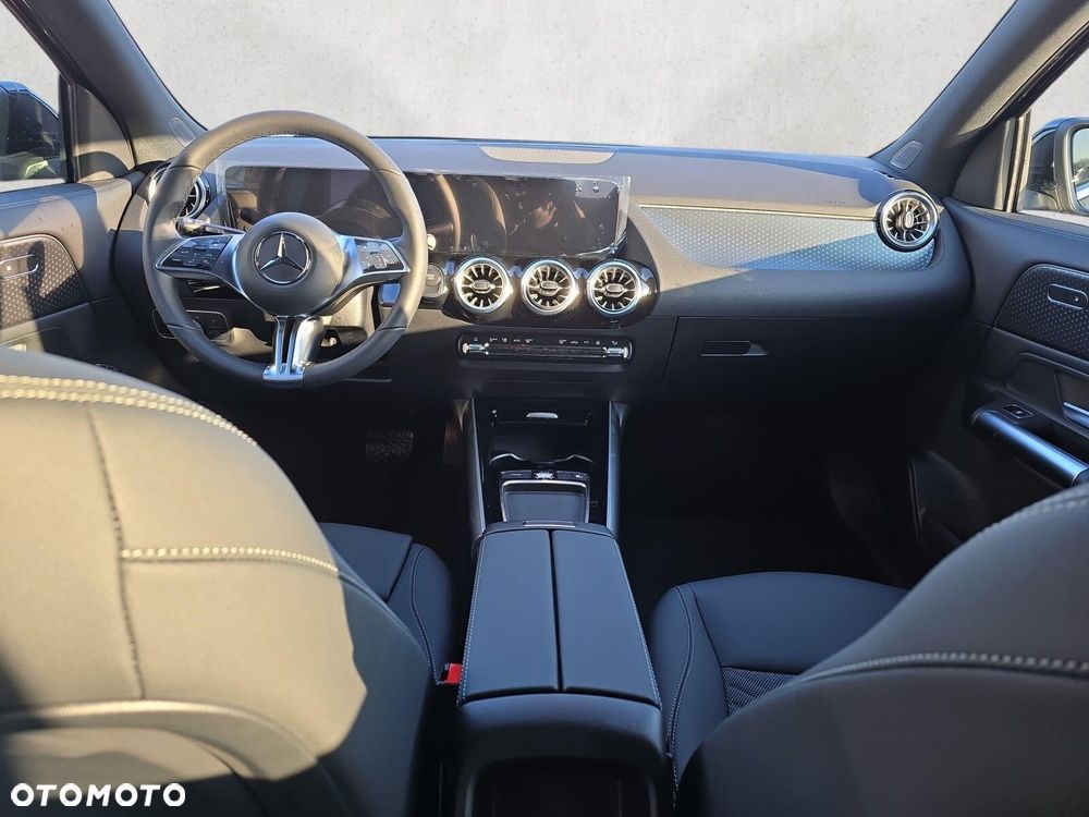 Mercedes-Benz EQA - 13