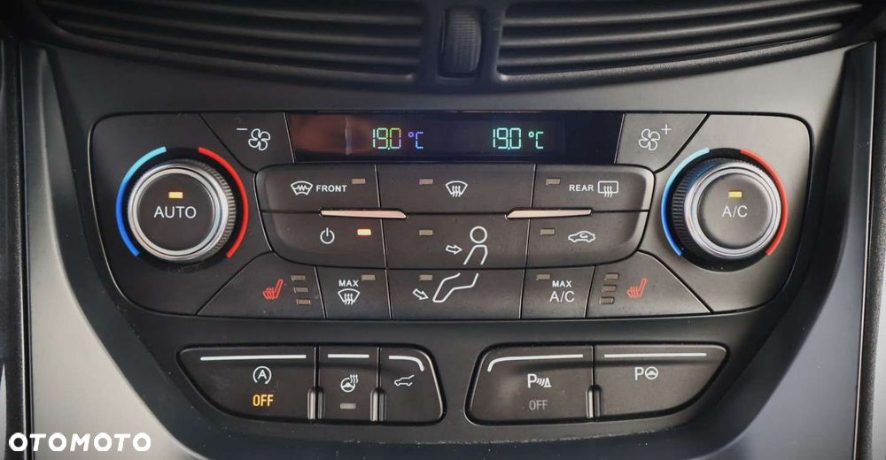 Ford Kuga - 28