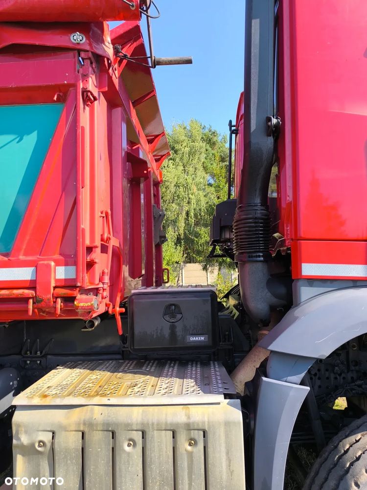 Mercedes-Benz Arocs - 14