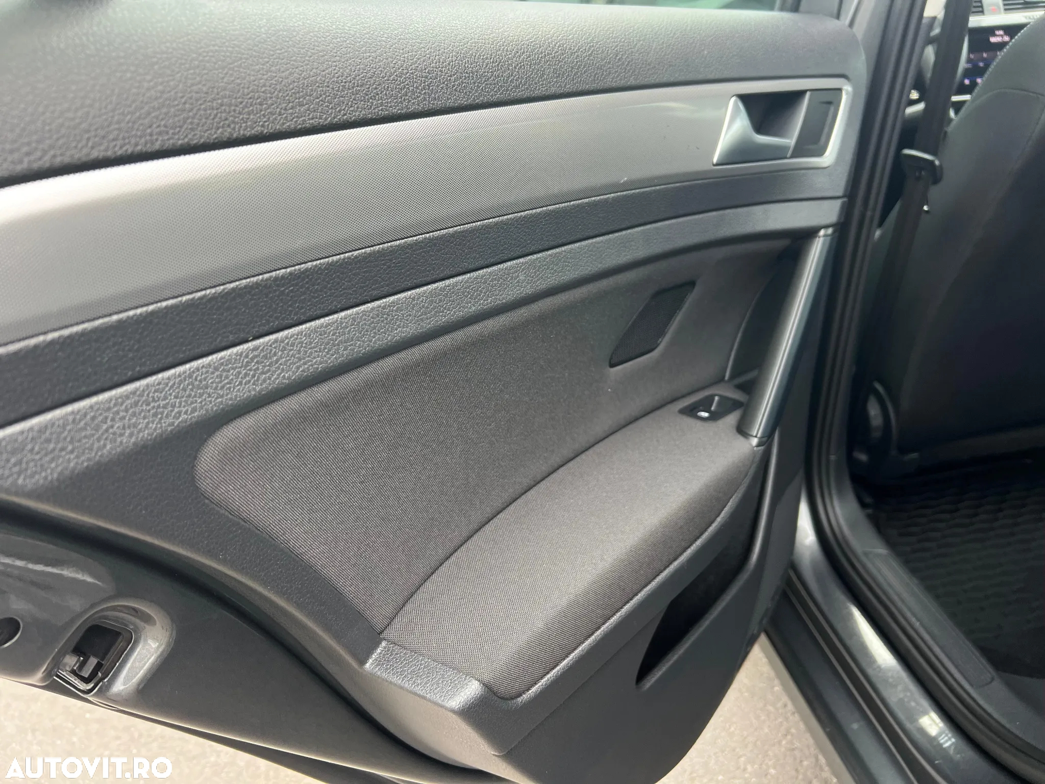 Volkswagen Golf 1.6 TDI Comfortline - 20