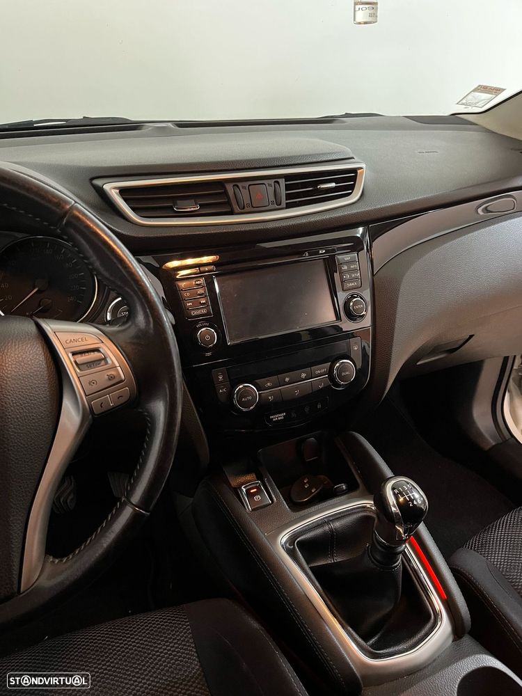 Nissan Qashqai 1.5 dCi N-Connecta - 6