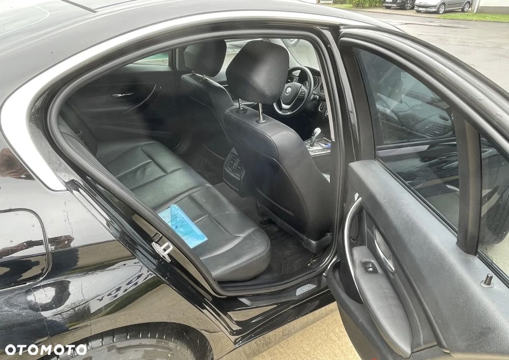 BMW Seria 3 328i xDrive - 7