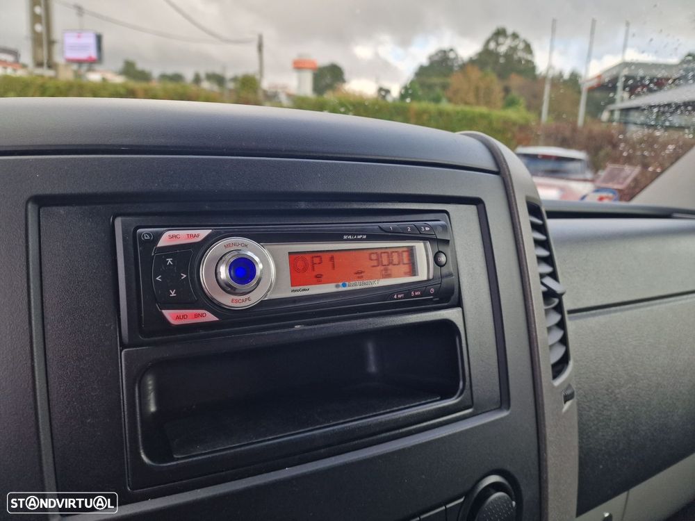 VW Crafter 35 2.5 TDi 136 Média - 14