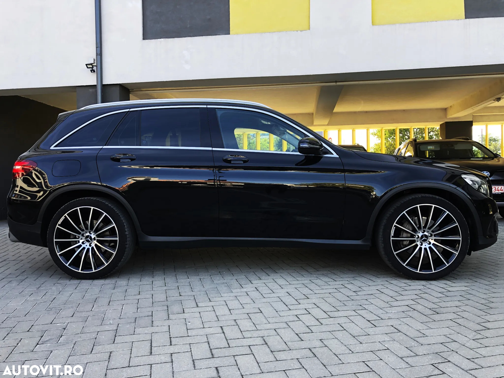 Mercedes-Benz GLC 220 d 4Matic 9G-TRONIC - 28