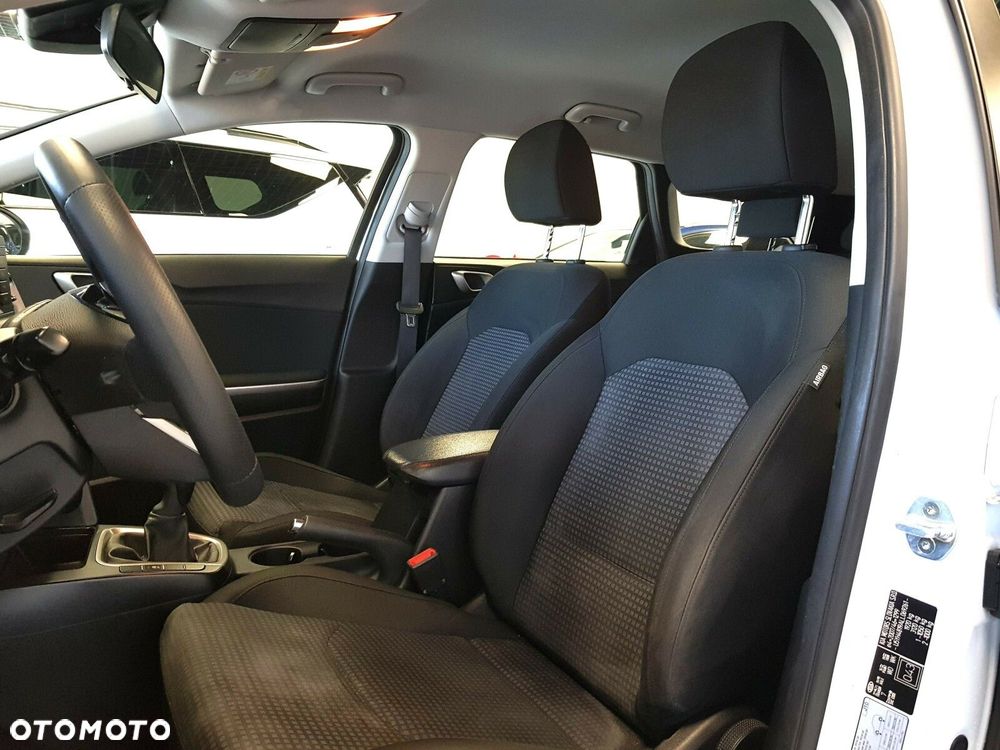 Kia Ceed 1.6 CRDi mHEV S - 17