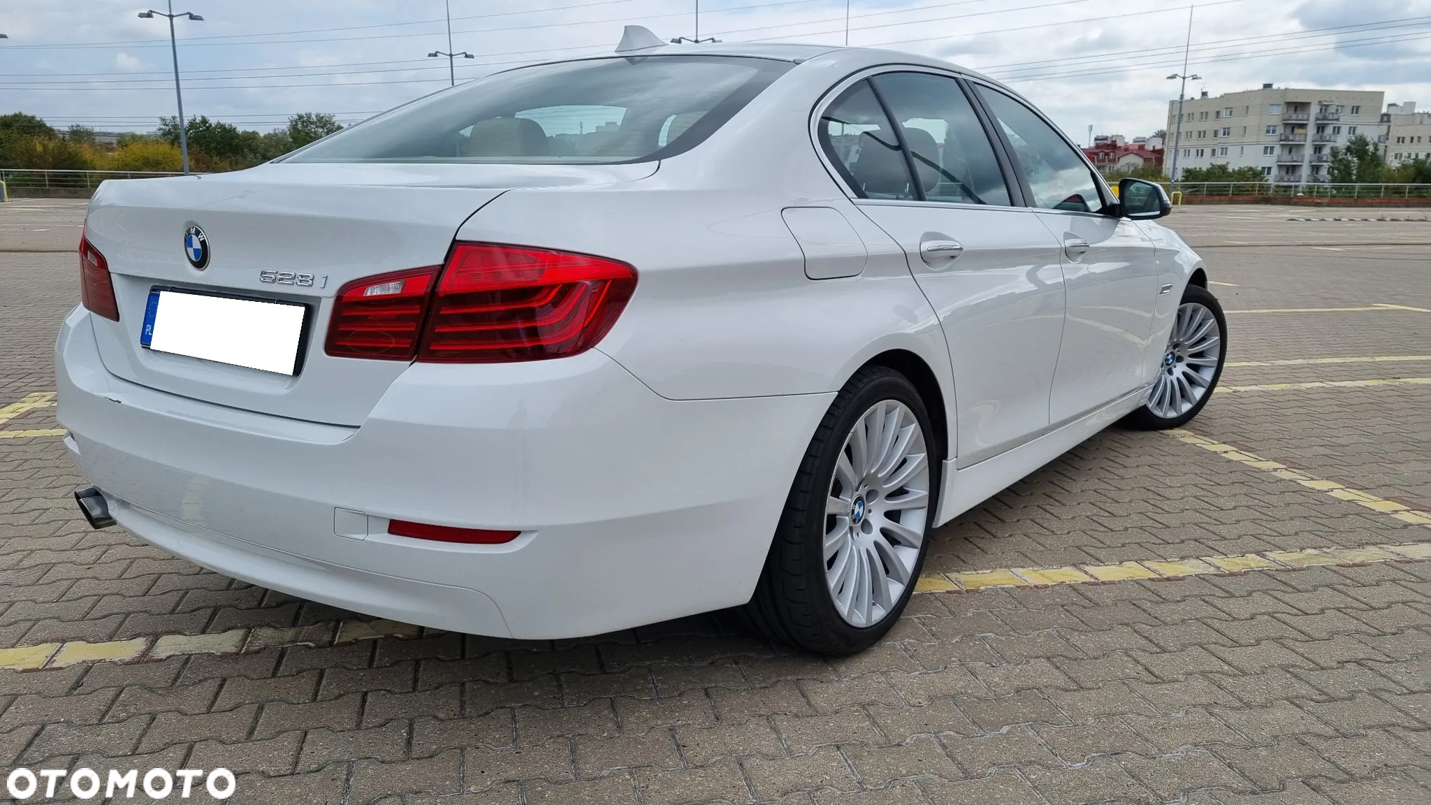 BMW Seria 5 528i - 9