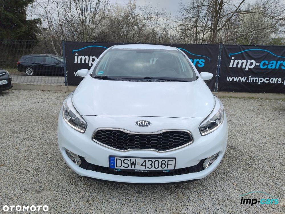 Kia Ceed - 12