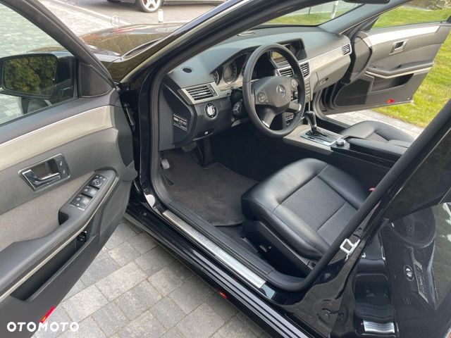 Mercedes-Benz Klasa E 250 CDI DPF BlueEFFICIENCY Automatik - 15