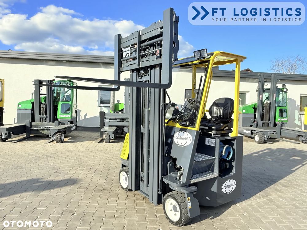 Combilift WÓZEK CZTEROKIERUNKOWY - WIELOKIERUNKOWY | COMBILIFT CB2500 | GAS | TRIPLEX 6000MM | POZYCJONER WIDEŁ | WOLNY SKOK | PRZESUW WIDEŁ | STAN IDEALNY | Szeroka oferta wózków czterokierunkowych i bocznych, dopasowanych do różnorodnych potrzeb i zastosowań - 2