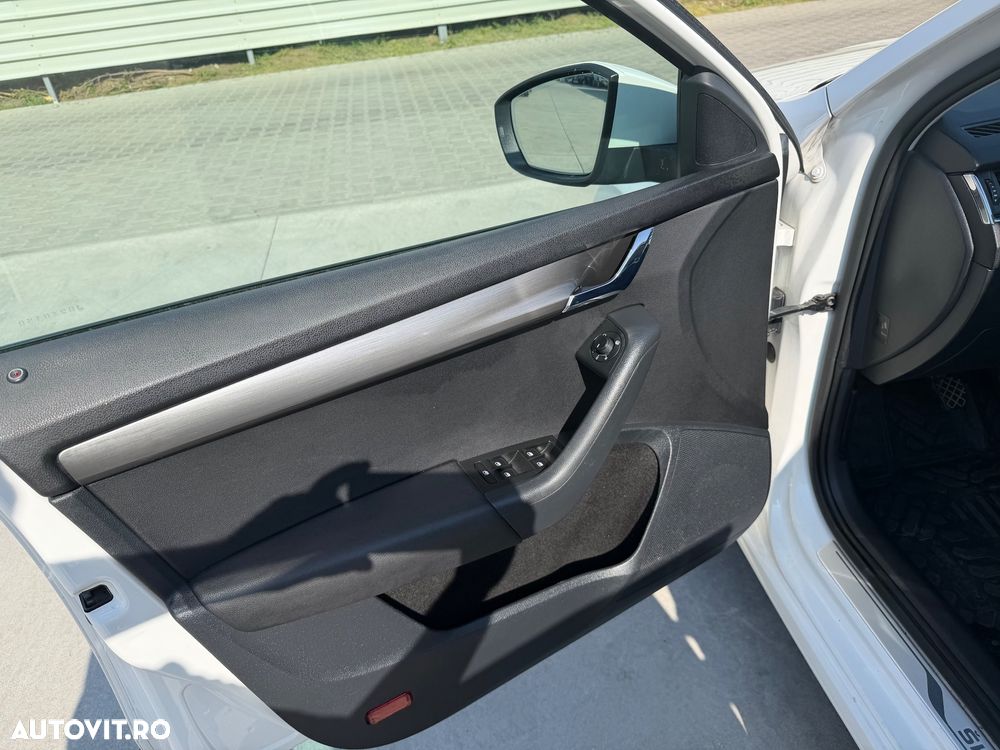 Skoda Octavia 1.6 TDI Clever - 14