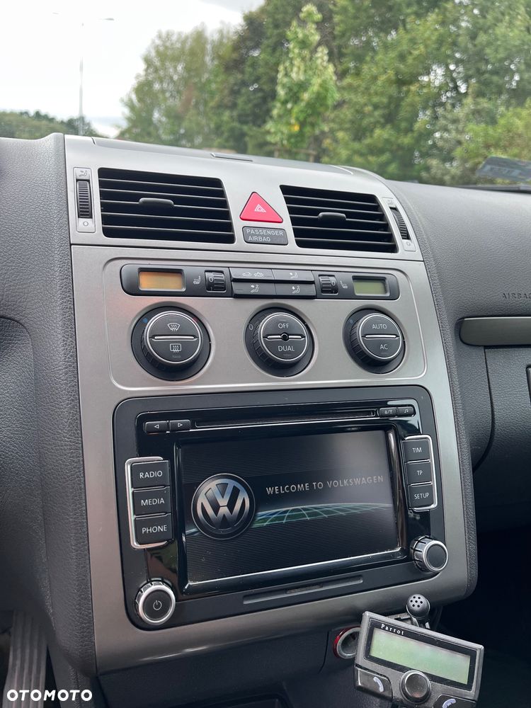 Volkswagen Touran 1.9 TDI DPF Highline DSG - 9