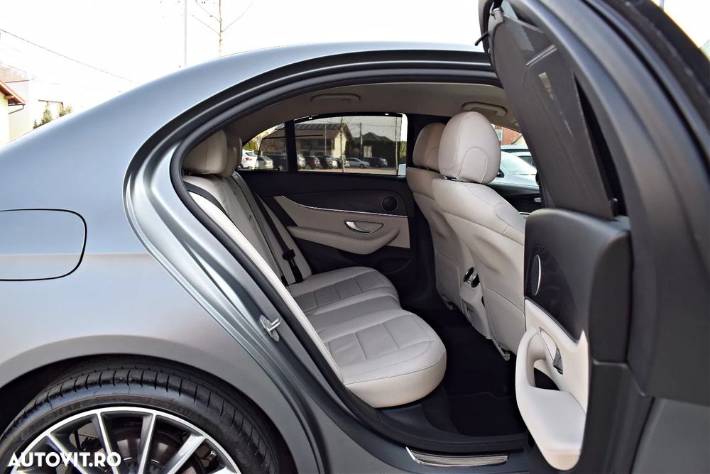 Mercedes-Benz E 220 d 4MATIC Aut. - 11