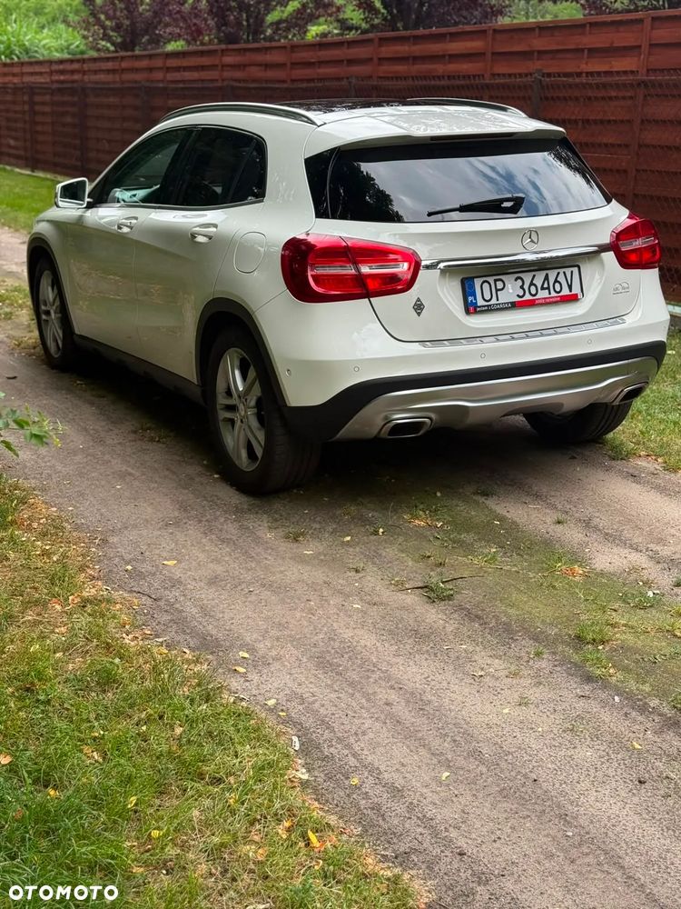 Mercedes-Benz GLA - 2